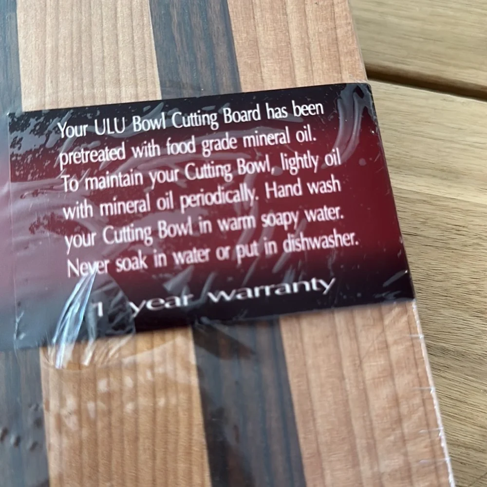 B. MERRY STUDIO Alaskan Alder Bowl Ulu cutting board